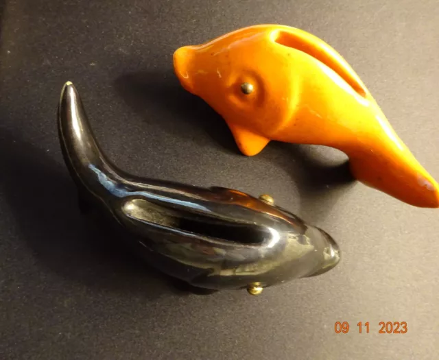 Zwei Keramik Fische Anzengruber Wien 1955 Orange Und Schwarz Mit Messingaugen