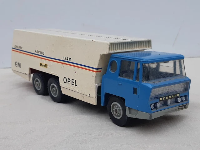 Camion SOLIDO 1/50 - Bernard Charbonneaux 523 - Publicitaire La Vache Qui Rit