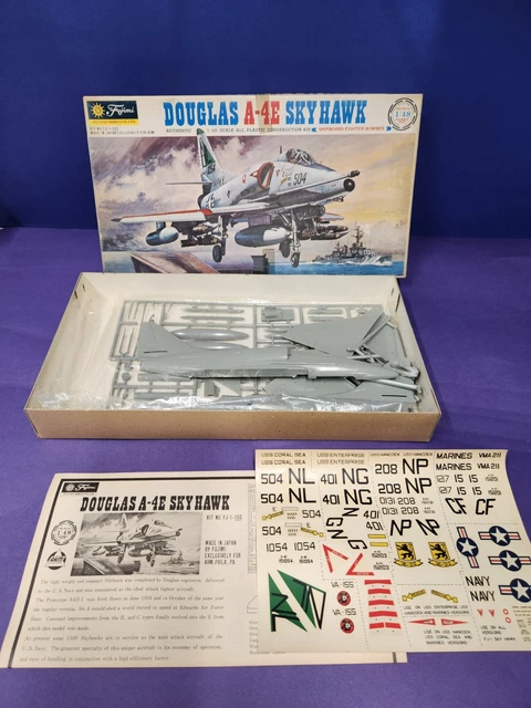 Fujimi Douglas A-4E Sky Hawk Vintage Model Airplane Kit