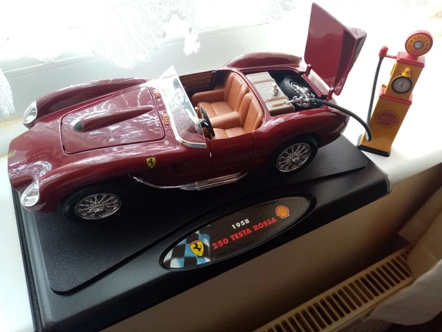 1/18 FERRARI 1958 250 Testa Rossa Collezione Classico & Fuel