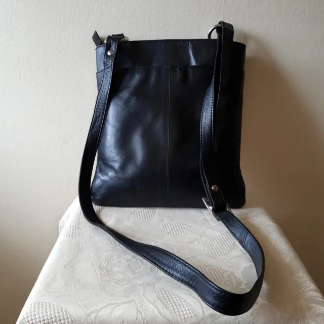 Visconti Compact Leather Messenger / Travel Bag S7 - Ashlie Craft