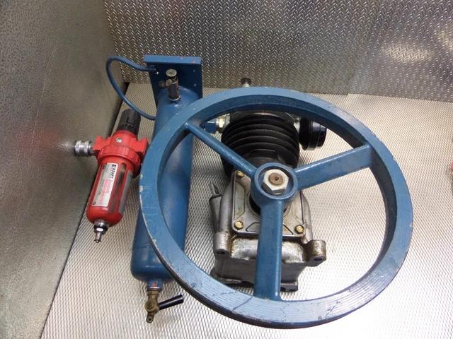 kolben-kompressor-verdichter-ddr-hs-1-40-70-v-lschmierung-eur-70-00