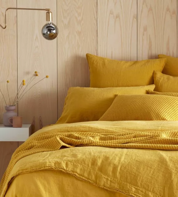 Bettbezug aus gewaschenem Leinen in gelbem Senfgelb, weicher Boho-Steppdecke