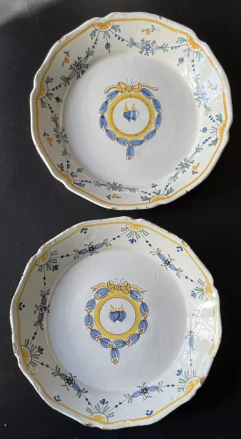 NEVERS XIX 2 assiettes faïence  2 cœurs en médaillon & couronne de lauriers