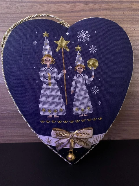 Weihnachtsherz handgestickt. Originelles exklusives Geschenk