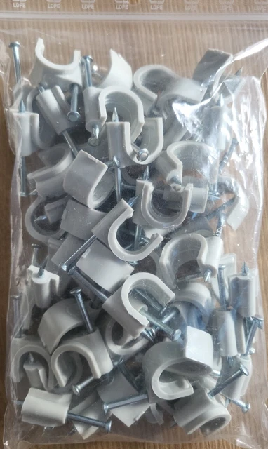 Paquet de  cavaliers/ Pontets Plastiques clou Attache Câble  Diamètre 14 mm