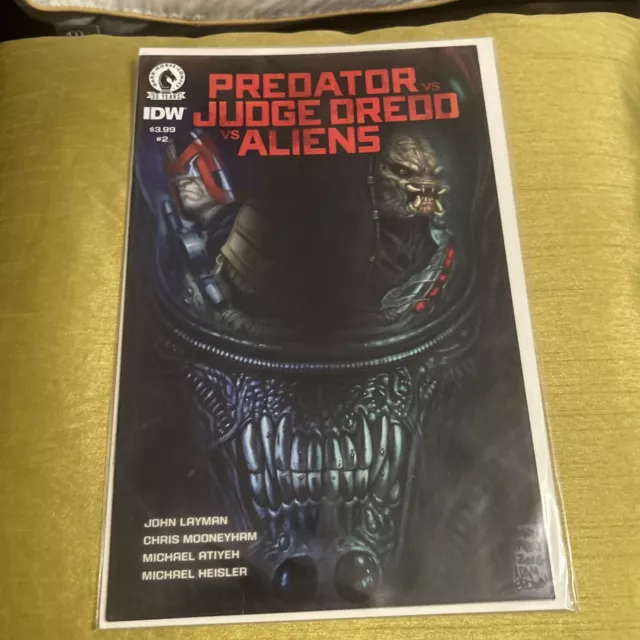 Dark Horse IDW comics Predator vs Judge Dredd vs Aliens #2 Rare Versus
