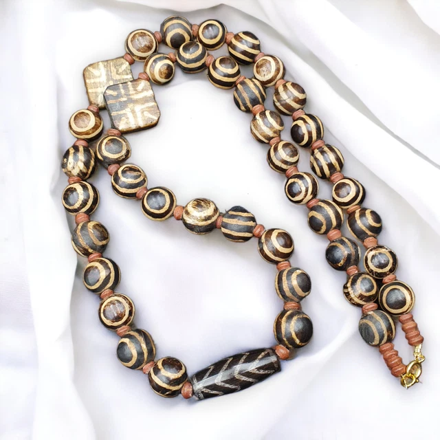 RARE OLD PUMTEK BEAD NECKLACE ANCIENT PYU, 2 Eyes PUMTEKS Beads 12-14mm