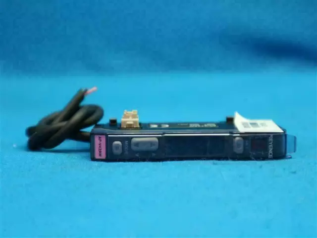 KEYENCE AP-V42AW APV42AW Pressure Sensor w/ Cut Cable