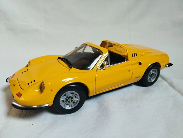 Hot Wheels 1/18 - Ferrari 365 GTS /4 Daytona Jaune 1968