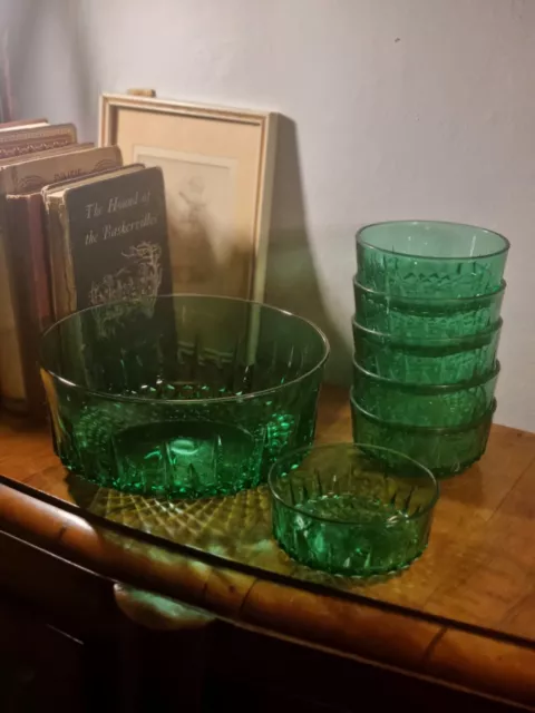 Vintage Mid Century Arcoroc France Emerald Green Starburst Dessert Dish Set