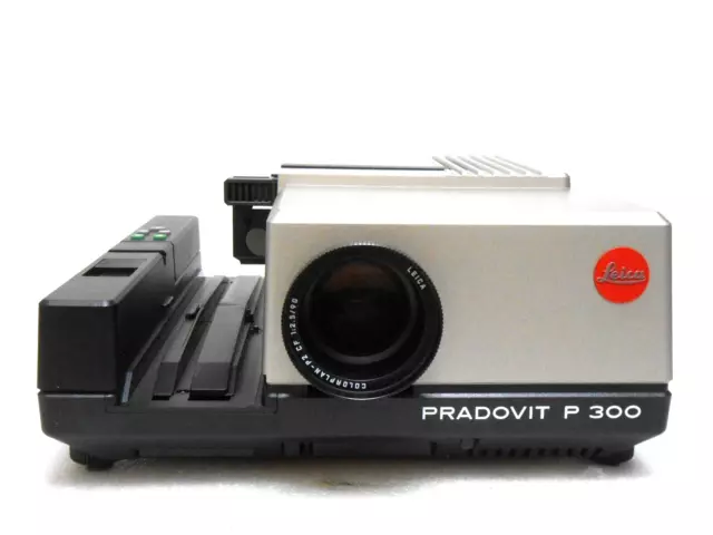 Leica Pradovit P300 Projecteur de Diapositives Avec Colorplan-P2 1:2.5/90 + Cas