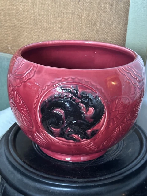 Grand Cache-Pot en faience d'Orchies. Nord France. Circa 1930.