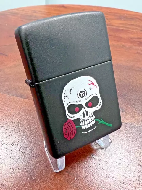 Zippo Windproof Lighter SKULL & ROSE Black Matte Unused 2004 FAST POST