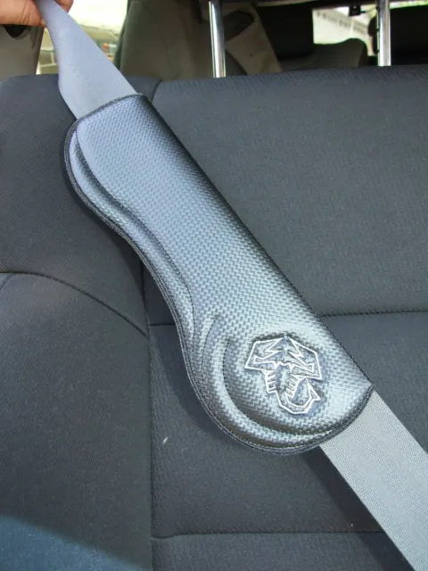 https://www.picclickimg.com/CO4AAOSwckxhRGEU/Carbon-Car-Seat-Belt-Cover-Schulterpolster-2er-Set-f%C3%BCr.webp