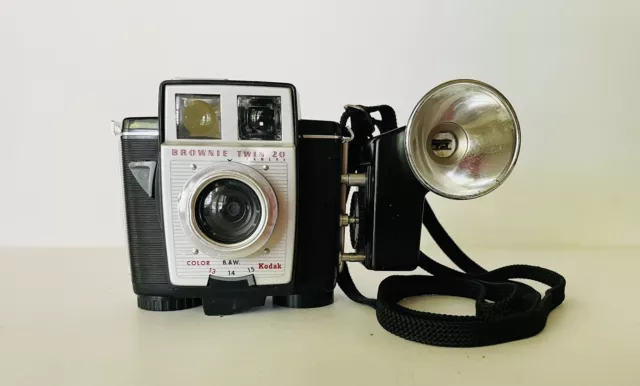 1959-64 Vintage Kodak Brownie Twin 20 Film Camera And Flash Collectible