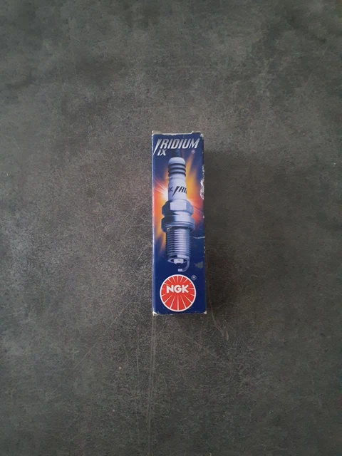 Jeu De 2 Bougies NGK Iridium KR8DI - Pour KTM 990 SMT Année 2009 - Neufes Dans Leur Emballage