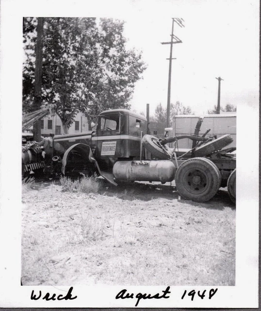 VINTAGE PHOTOGRAPH 1948 Tow SemiTrucks Wreck Chester Red Bluff