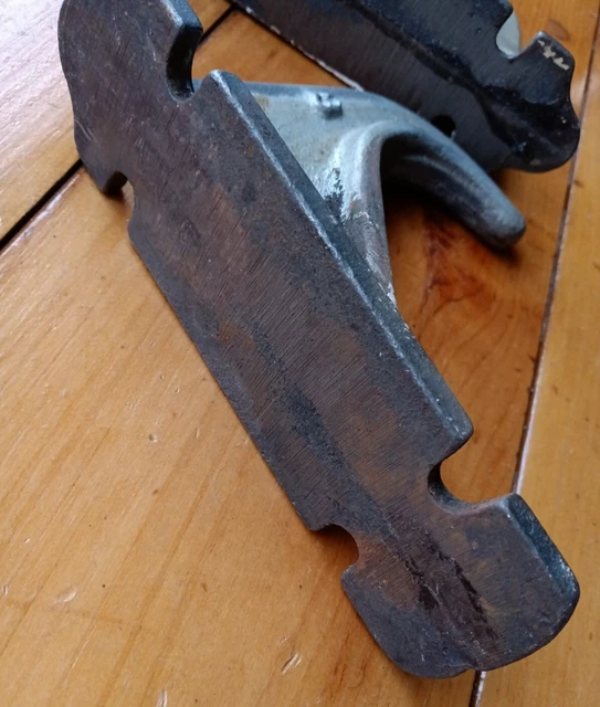 2 Large Metal Marine Cast Steel Industrial Hooks 11