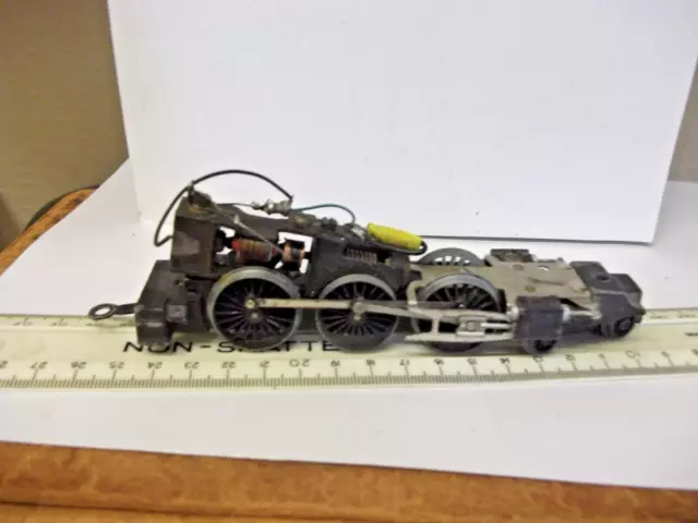 Hornby Dublo ? Rail Locomotive Base -Tested & Does Not Run  Spares/Repair -No.6