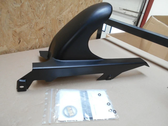 P + W Bodystyle Hinterrad Abdeckung Honda CBR 125 R Baujahr 2004 - 2010
