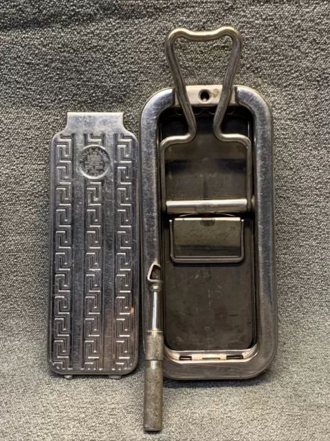 https://www.picclickimg.com/COoAAOSwIrVlSrH6/The-Whetter-Vintage-Rolls-Razor-Safety-England-Made.webp