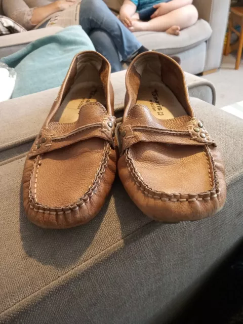 Retailers of pili hotsell pala leather flexi loafers