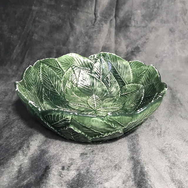 Vintage Vietri Foglia Leonardo Majolica Green Porcelain Leaf Glazed Bowl Italy