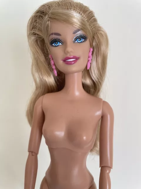 Fashionista Barbie Doll Moving Joints