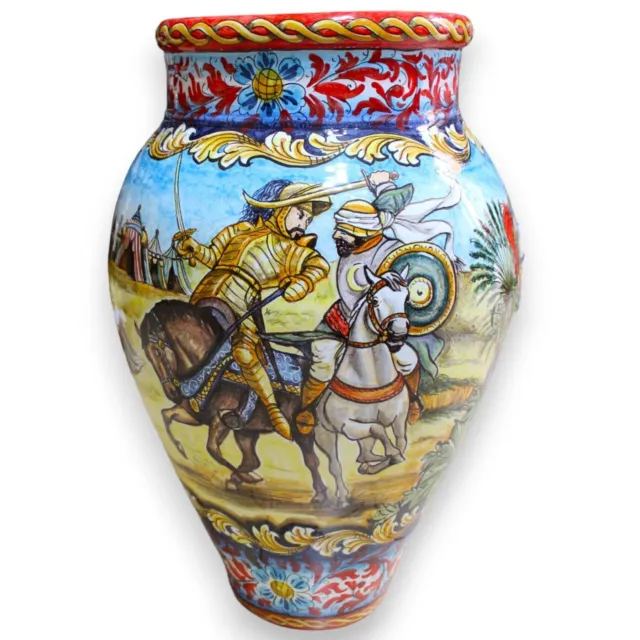 Giara in ceramica Siciliana, h 72 cm ca. decorato con scene di battaglie tra Pal