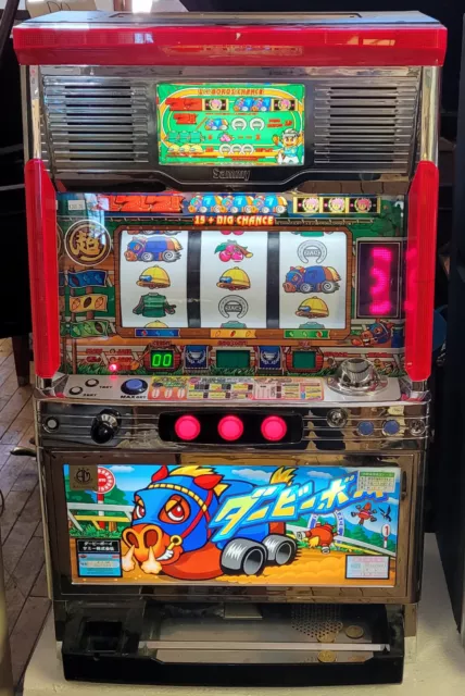 Vintage Unknown Medal Operated Slot Machine, Works & Includes Medals.