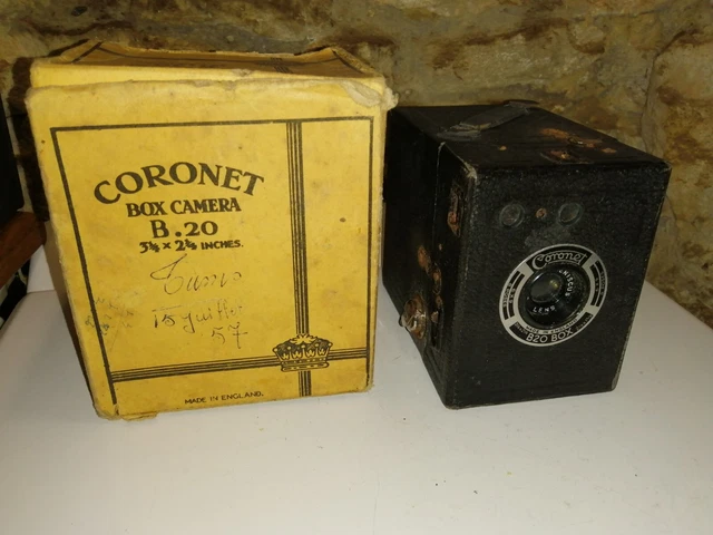 Ancien appareil photo camera Box Coronet B 20 dans sa boite d'origine