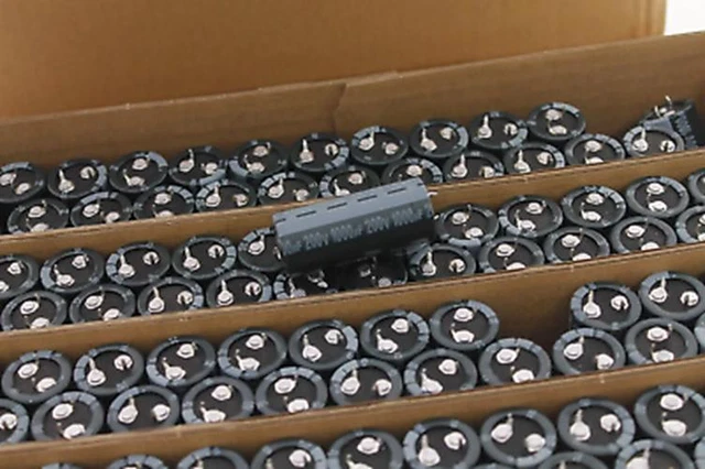Electrolytic Capacitor 200V 1000uF Job Lot Wholesale ( x 400)