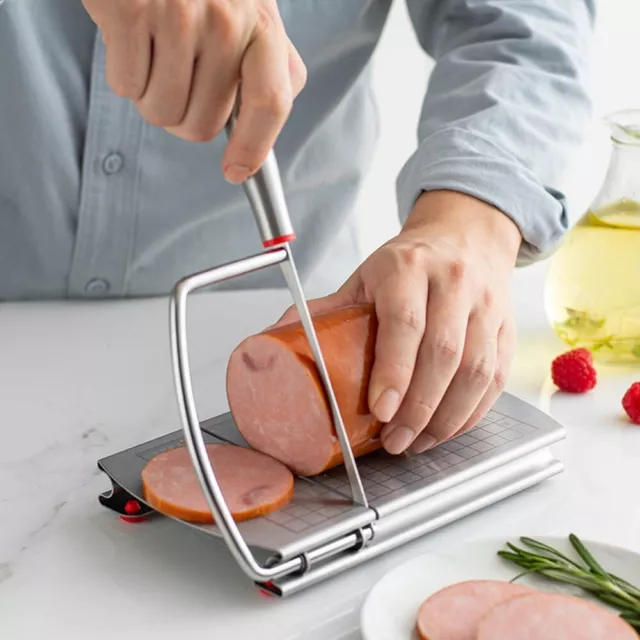 Coupe précise avec trancheuse à fromage professionnelle à grille transparente