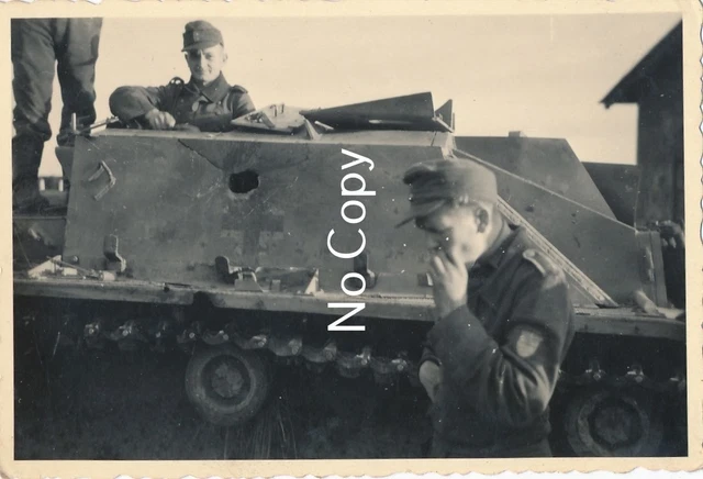 FOTO WK2 STURMGESCHÜTZ Panzer Stug 190 - Panzer Einschussloch Soldat ...