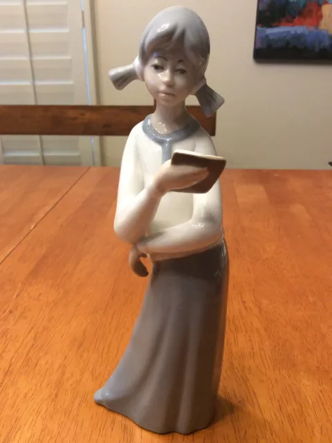 Vintage Casades 9" Porcelain Figurine Girl with Book Made in Spain Beautiful FS!