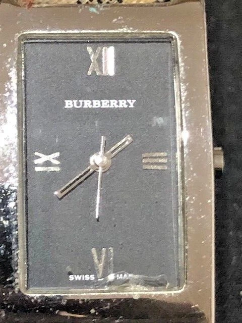 STUNNING SWISS BURBERRY 14000G Quartz WR30M Gents Leather Tank