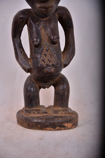 African tribal art, Luba statue from democratic republic of Congo. 2
