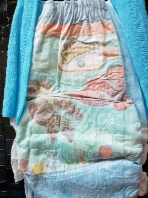 huggies little swimmers size small 27 count. large supply in stock
