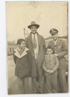 VINTAGE/ANTIQUE PHOTO/SNAPSHOT AFRICAN American Military Family Candid ...