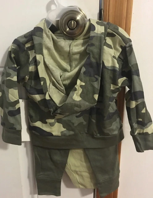 Brand New Infant Boys Camo Size 3-6 Months Gerber 3 Piece Outfit
