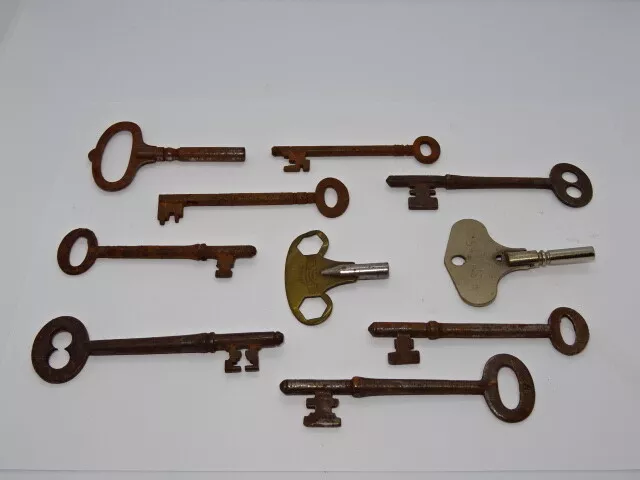 Vintage Job Lot / Collection Of Various Metal Keys - Door / Clock / Lock - #C