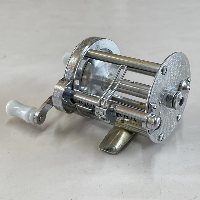 PFLUEGER SUMMIT 1993L　彫刻系ダイレクトリール PFLUEGER SUMMIT 1993L 彫刻系ダイレクトリール フィッシング