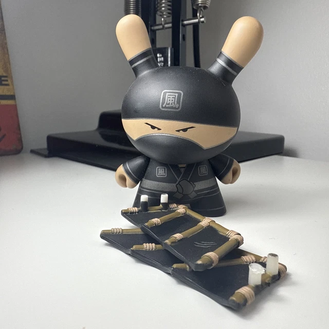 PENELOPE MCSTOMPSALOT KIDROBOT 8 Inch Green Dunny by Huck Gee Mint