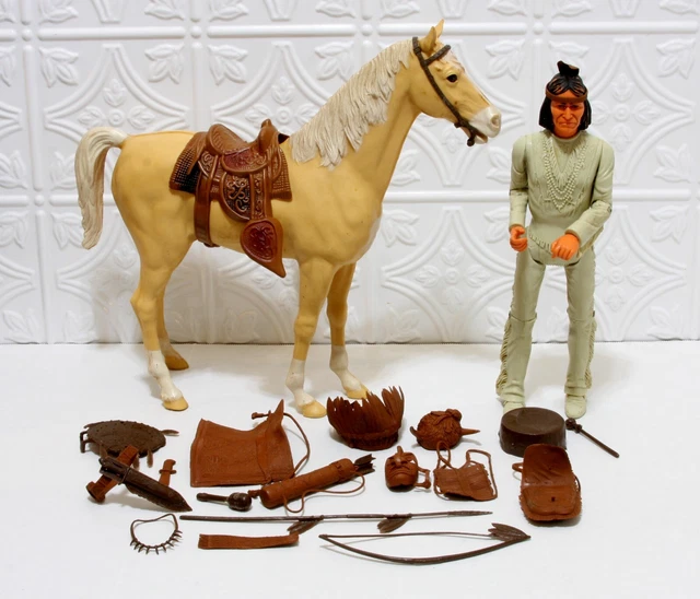 MARX NOBLE KNIGHT Gold Armor Weapons Accessory johnny west toy