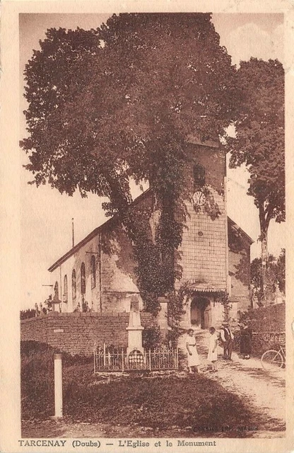 TARCENAY - l'église et le monument (Doubs)