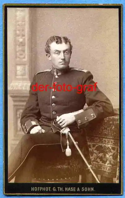 Foto, Offizier, Uniform, Degen, Regt. 113, um 1880 !!!