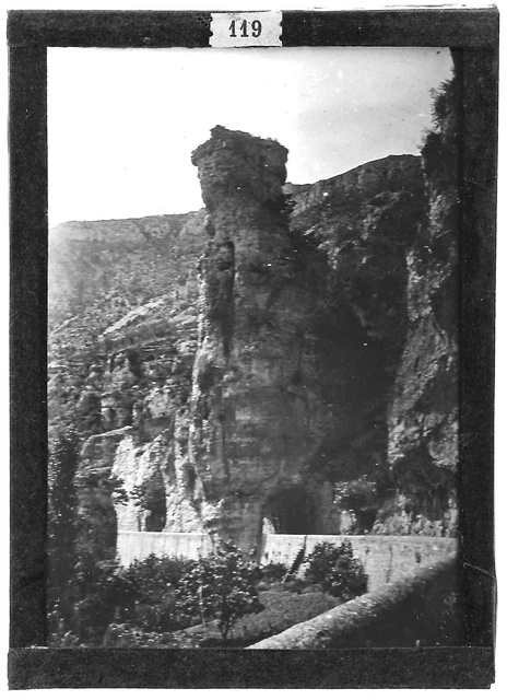 Plaque De Verre Positive Ancienne 6x9 Cm - Village Des Cévennes, France (1900-1939)