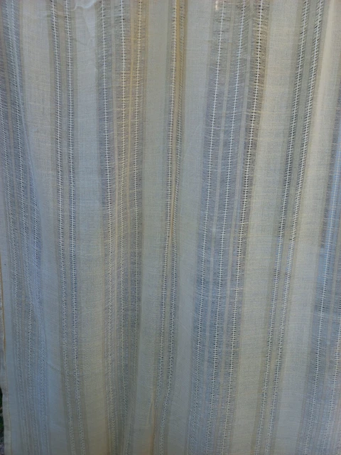 Rideau en shantung coloré avec parement ton sur ton