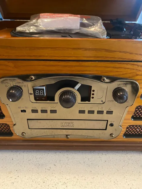 Retro Wooden Turntable Radio with CD player